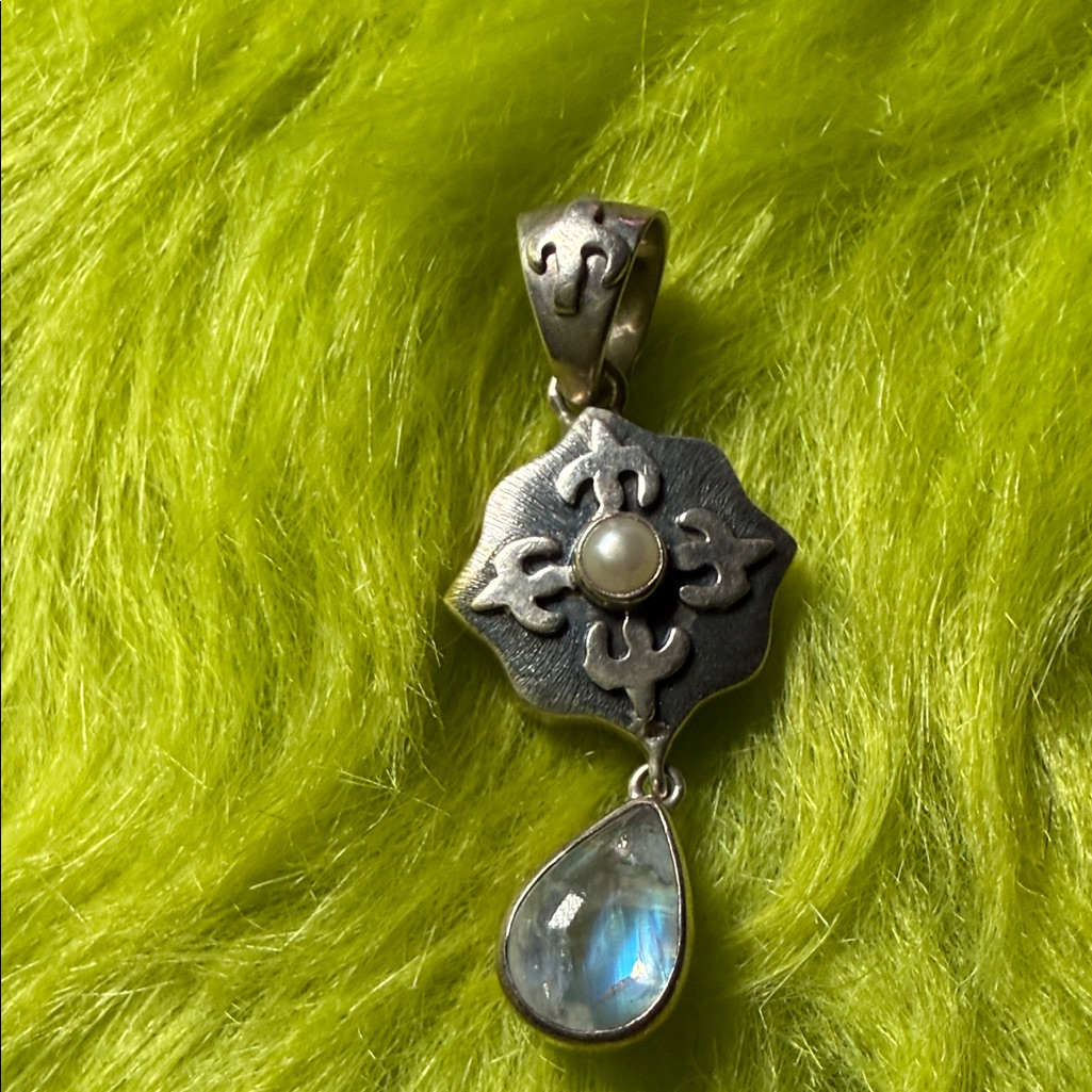 Lori Bonn Sterling Silver Pearl & Rainbow Moonstone Pendant 925